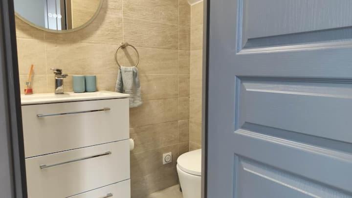 Chambre Privee Pour 4 Personnes En Banlieue Parisienne A Bondy Exterior foto