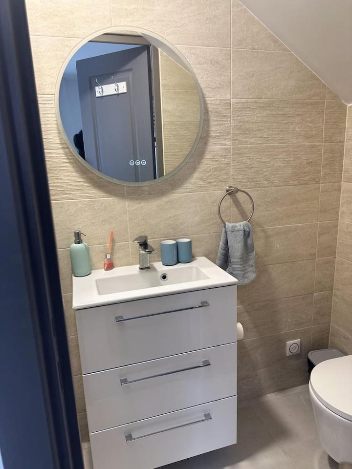 Chambre Privee Pour 4 Personnes En Banlieue Parisienne A Bondy Exterior foto